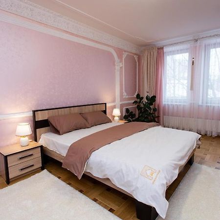 Центр. Вулиця Липова. 3 Кімнати Apartment Ternopil Exterior photo