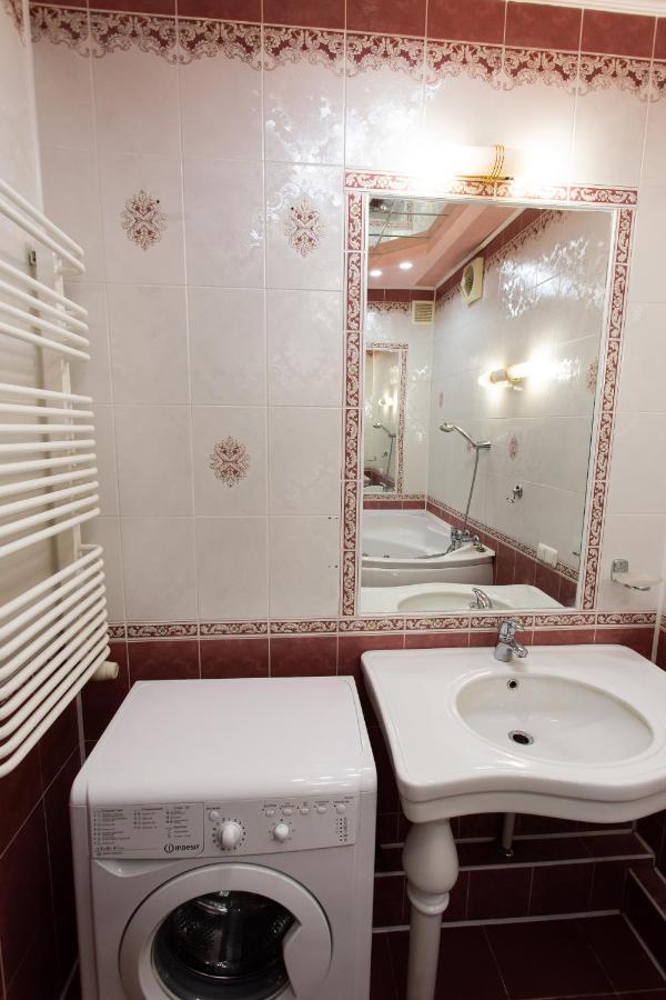 Центр. Вулиця Липова. 3 Кімнати Apartment Ternopil Exterior photo