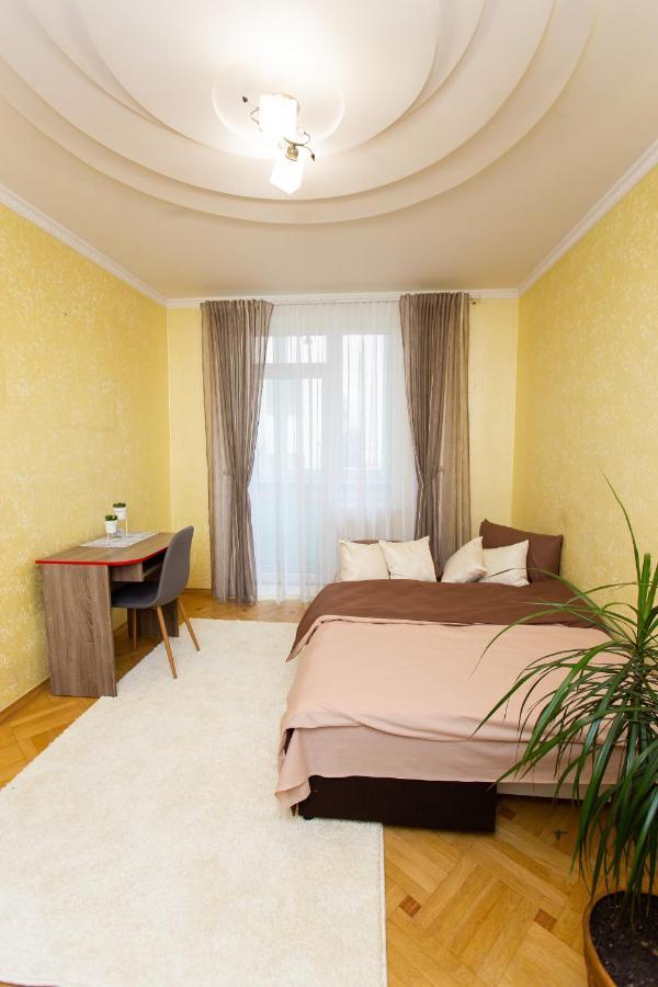 Центр. Вулиця Липова. 3 Кімнати Apartment Ternopil Exterior photo
